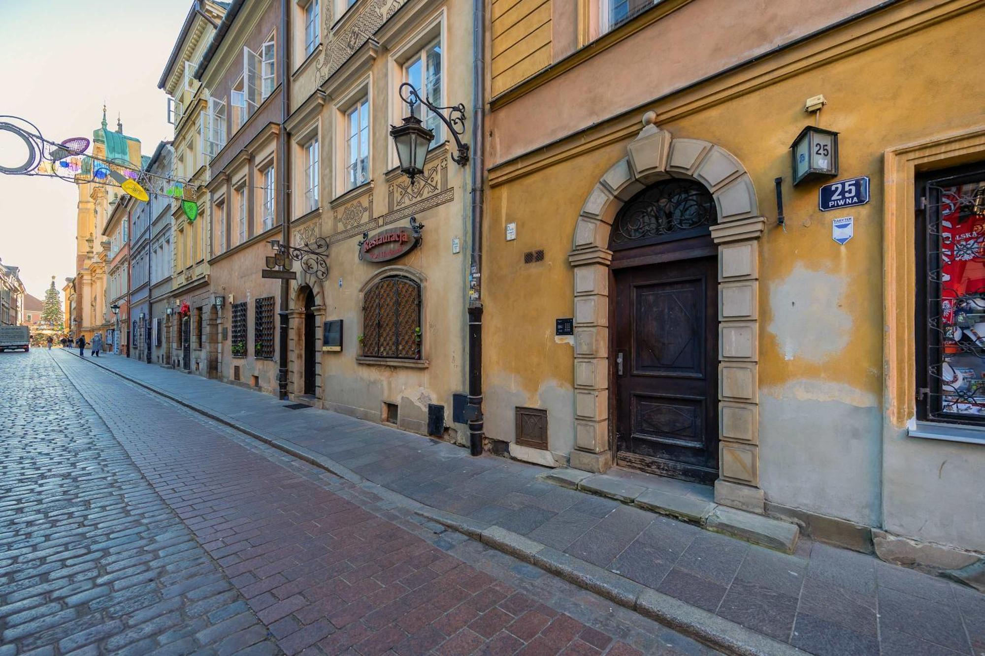 In The Old Town By Rent Like Warschau